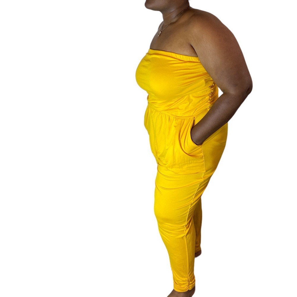 Plus Size Rouge Collection Halter Jumpsuit Romper 3X Yellow with pockets - Picture 4 of 7